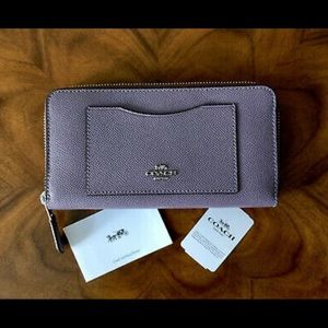 NWT Coach Dusty Lavender Purple Leather Zip Around Accordion Phone Wallet